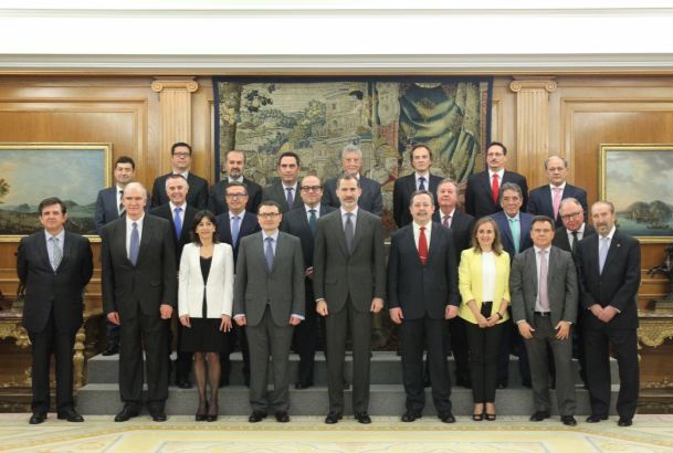 Su Majestad el Rey junto a los asistentes a la audiencia de CEPCO