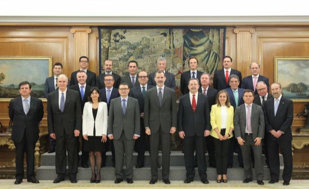 Su Majestad el Rey junto a los asistentes a la audiencia de CEPCO