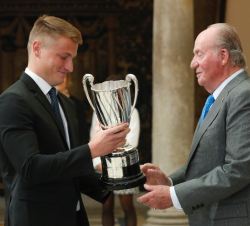 Su Majestad el Rey Don Juan Carlos entrega el Premio Rey Juan Carlos, al piragüista Marcus Cooper