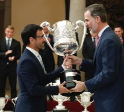 Su Majestad el Rey entrega el Premio Nacional Francisco Fernández Ochoa, al atleta Jesús García Bragado