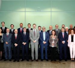 Su Majestad el Rey junto al Comité Ejecutivo de la Confederación Provincial de Empresarios de Santa Cruz de Tenerife