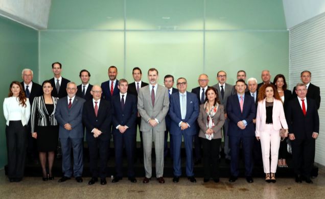 Su Majestad el Rey junto al Comité Ejecutivo de la Confederación Provincial de Empresarios de Santa Cruz de Tenerife