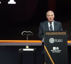 Don Juan Carlos, durante sus palabras de agradecimiento tras recibir el premio "Embajador Universal de la Tauromaquia".