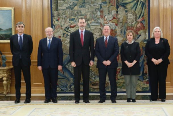 Fotografía de grupo de los miembros del Programa Mundial de Alimentos asistentes a la audiencia