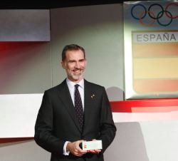 Don Felipe tras recebir el premio