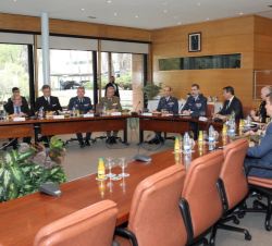 Don Felipe durante la presentación del director general del INTA sobre las capacidades del mismo