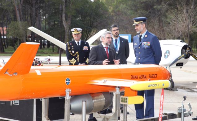 Su Majestad el Rey recibió explicación sobre los vehículos aéreos no tripulados (Unmanned Aerial Vehicle - UAV's)