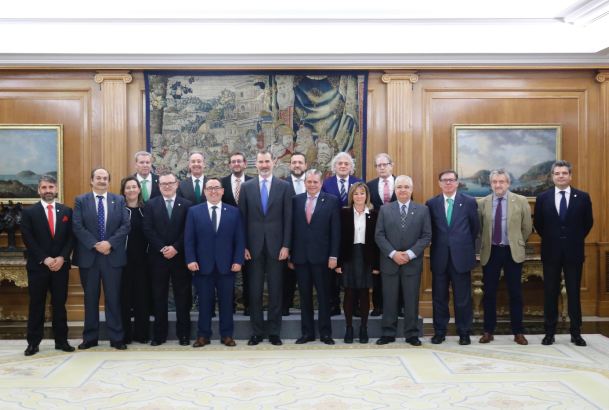 Su Majestad el Rey con el Comité Ejecutivo de la Federación Española de Hostelería
