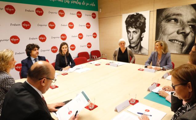 Doña Letizia durante el desarrollo de la reunión
