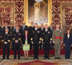 Fotografía de grupo de Su Majestad el Rey con una comisión “The Legacy. El Legado español en los Estados Unidos de América”