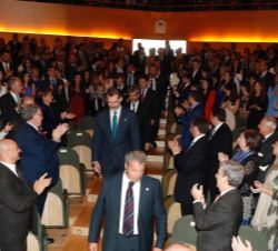 Su Majestad el Rey accediendo a la sala Sinfónica del auditorio de Barcelona