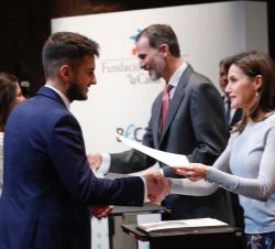 Don Felipe y Doña Letizia durante el acto de entrega de las Becas de La Caixa