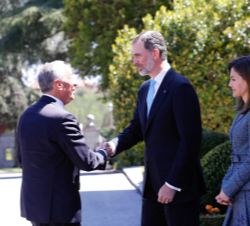 Don Felipe y Doña Letizia reciben a su llegada al Palacio de La Zarzuela al Presidente de la República Portuguesa, Marcelo Rebelo de Sousa