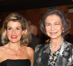 Su Majestad la Reina Doña Sofía con la violinista y directora de la orquesta, Anne-Shopie Mutter