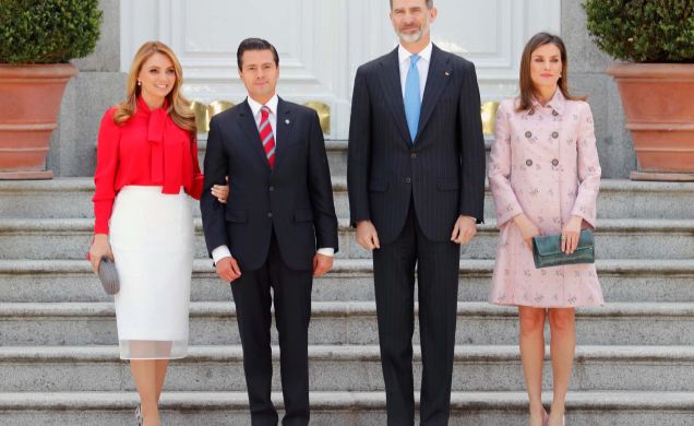 Sus Majestades los Reyes y Sus Excelencias el Presidente de los Estados Unidos Mexicanos, Enrique Peña Nieto, y señora Angélica Rivera, antes del almu
