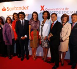 Doña Letizia con las autoridades y representantes de las ONG´s ganadoras