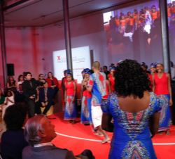 Durante la actuación musical del Coro Malagasy Gospel interpretando la canción “Agua de Coco”