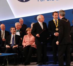 Entrega del "Premio Internacional Carlomagno 2018" al presidente de la República Francesa, Emmanuel Macron