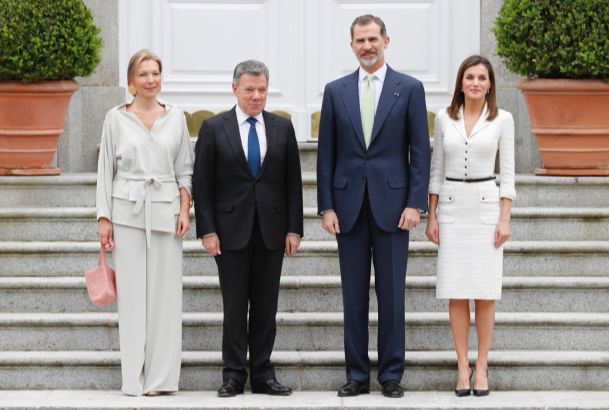 Sus Majestades los Reyes junto al Presidente de la República de Colombia, Sr. Juan Manuel Santos Calderón y la Sra. María Clemencia Rodríguez de Santos