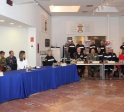 Su Majestad la Reina durante la presentación sobre las misiones, medios y capacidades de la UME