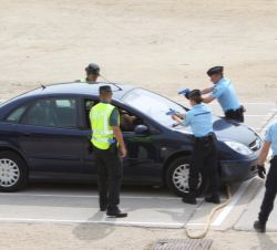 Alumnos de la Guardia Civil y de la Gendarmería Nacional Francesa durante una de las prácticas