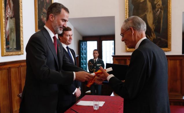 Su Majestad el Rey entrega el Premio Órdenes Españolas 2018 a Sir John H. Elliott