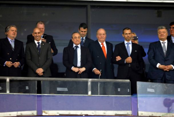 Vista general del palco durante el partido