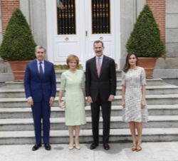 Sus Majestades los Reyes, acompañados de Su Majestad Margareta, Custodia de la Corona de Rumanía y de Su Alteza Real el Príncipe Radu de Rumanía