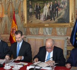 Su Majestad el Rey preside la reunión del Patronato del Real Instituto Elcano de Estudios Internacionales y Estratégicos