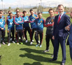 Su Majestad el Rey con los jugadores durante las palabras del ministro de Cultura y Deporte, Màxim Huerta