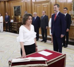 Doña Teresa Ribera Rodríguez, ministra para la Transición Ecológica, promete su cargo ante Su Majestad el Rey