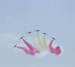 La Patrulla Águila durante la exhibición aérea