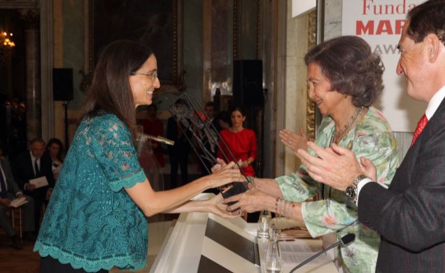Su Majestad la Reina Doña Sofía hace entrega del Premio "Internacional de seguros Julio Castelo Matrán" a Carolyn Kousky, directora de Investigación d