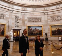 Su Majestrad el Rey en el interior del Capitolio11