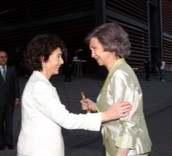 Su Majestad la Reina Doña Sofía recibe el saludo de la presidenta de la Escuela Superior de Música Reina Sofía, Paloma O'Shea