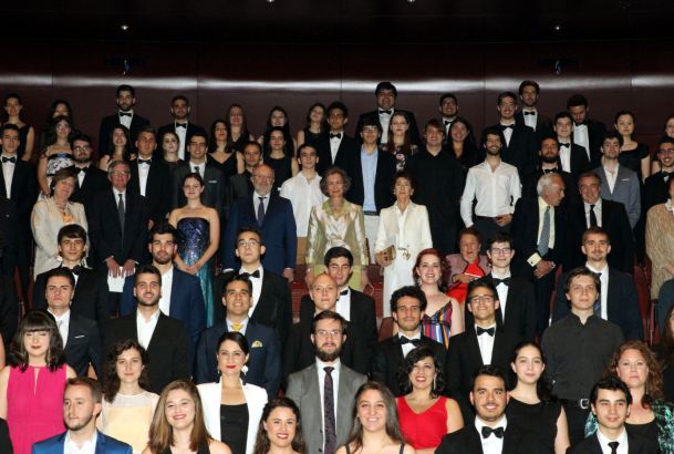 Fotografía de grupo con los alumnos de la Escuela Superior de Música Reina Sofía