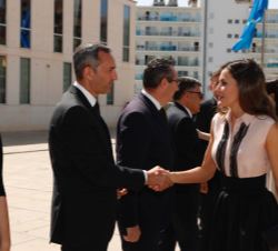 Su Majestad la Reina recibe saludo del presidente de la diputacion de alicante, César Sánchez