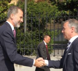 Su Majestad el Rey recibe el saludo del lehendakari del Gobierno Vasco, Íñigo Urkullu