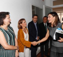 Doña Letizia durante los saludos de bienvenida de los miembros del Comité Ejecutivo Nacional y de la Fundación Científica de la aecc asistentes a la r
