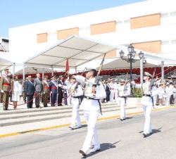 Sus Majestades los Reyes durante el desfile