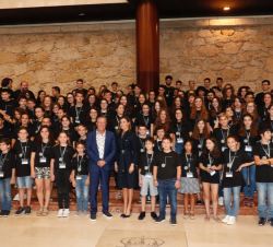 Doña Letizia junto a los alumnos