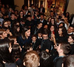 Doña Letizia durante el encuentro con los alumnos