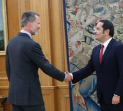 Su Majestad el Rey recibe el saludo del Vice Primer Ministro y Ministro de Asuntos Exteriores del Estado de Catar, Su Excelencia el Jeque Mohammed Bin