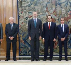 Su Majestad el Rey junto al Vice Primer Ministro y Ministro de Asuntos Exteriores del Estado de Catar, Su Excelencia el Jeque Mohammed Bin Abdulrahman
