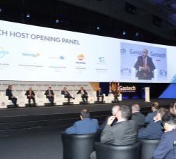 Panel con los miembros del Consorcio Gastech 2018 y representantes de las principales compañías españolas