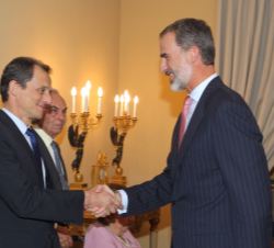 Su Majestad el Rey recibe el saludo del ministro de Ciencia, Innovación y Universidades, Pedro Duque