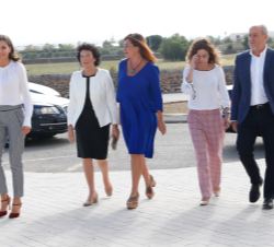 Doña Letizia junto la ministra de Educación y Formación Profesional; la presidenta de las Illes Balears; la delegada del Gobierno en la C.A. de las Il
