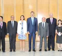 Su Majestad el Rey junto a las autoridades asistentes a la International Conference on Intelligent Robots and Systems-IROS’2018