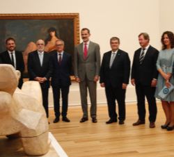 Don Felipe junto a las autoridades asistentes y a los miembros del Comité de Dirección del Museo de Bellas Artes de Bilbao