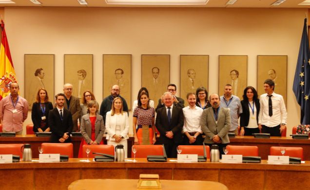 Doña Letizia junto al Comité Pro Salud Mental en Primera Persona de la Confederación Salud Mental España